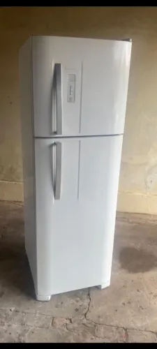 Geladeira frosfree 220 V