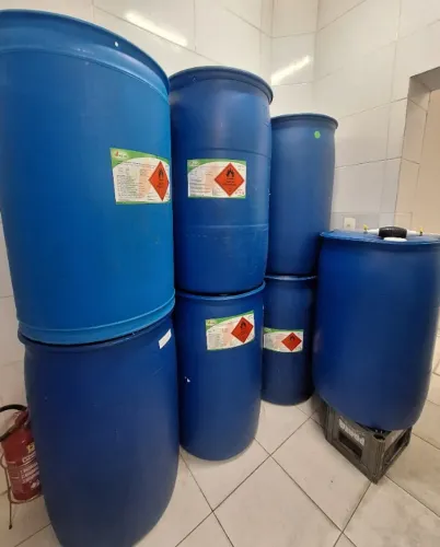 VENDO Bombonas Plásticas 200 Litros - Excelente Estado