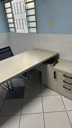Mesa com 2 cadeiras