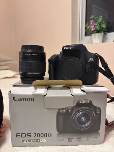 Canon T7