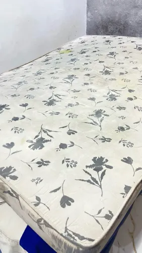 Colchão de casal recém higienizada