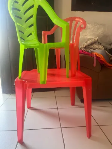Mesa infantil com 2 cadeiras