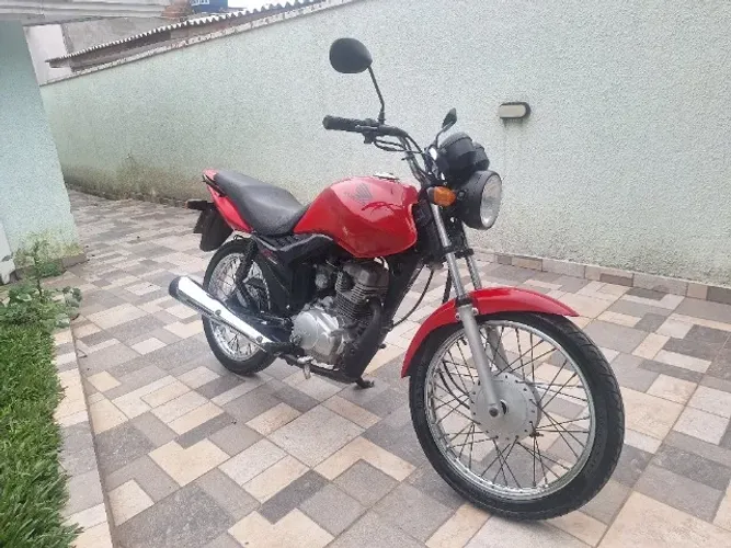 Vendo cg fan es 2012 super conservada *)