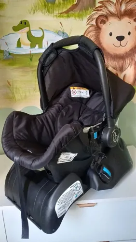 Vendi bebe conforto galzerano completo R$250,00.