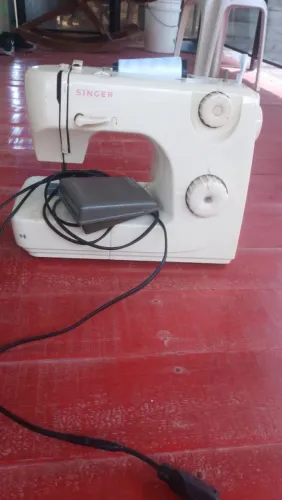 Máquina de costura Singer