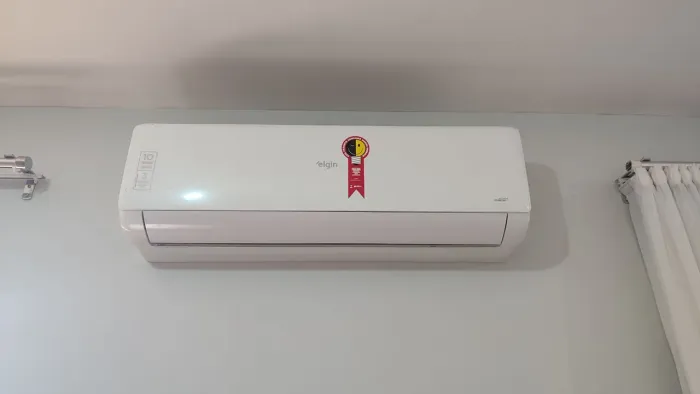 Ar Condicionado Inverter Elgin 18k btu (1 ano de uso)