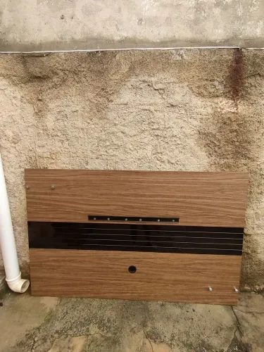 Painel de tv 1,80x1,14 em boas condições 