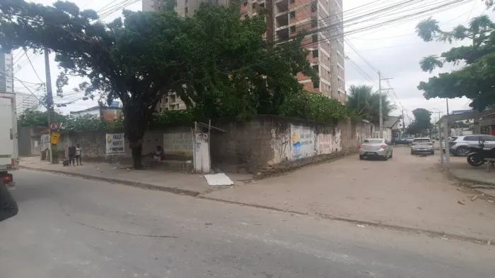 Vendo Terreno de Esquina e Plano em Boa Viagem. 450m2, Próximo ao Atacadão