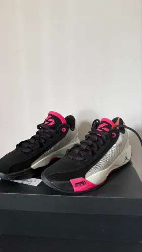 Jordan Luka 77 - Space Navigator