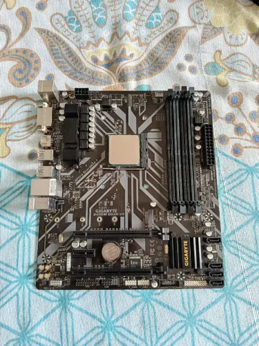 Placa mãe gigabyte b450 ds3h V2 + Ryzen 5600g