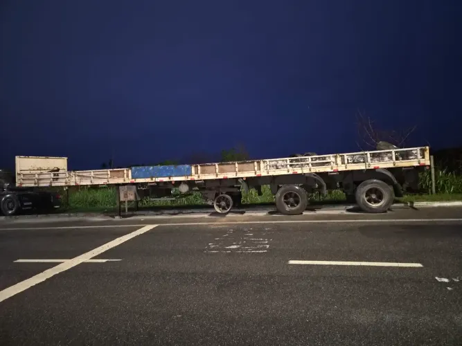 Vendo carreta para retirada de peças