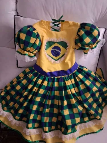 Vestido junino tecido tricoline elastano com armação vesti até 8anos 
