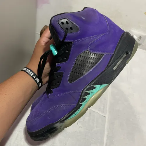 JORDAN 5 REVERSE GRAPE