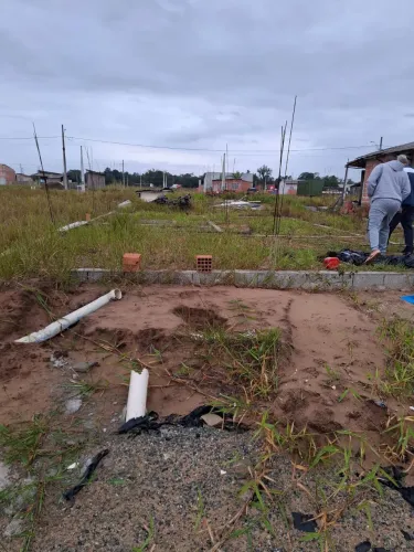 VENDE-SE TERRENO EM ARAQUARI - SC 