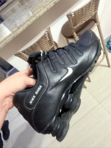 Tênis Nike Shox em Couro original