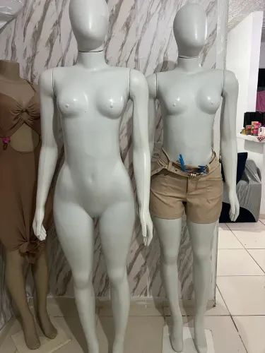 Manequim feminino