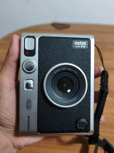 Câmera e Impressora Instax Mini Evo Fujifilm Hybrid System
