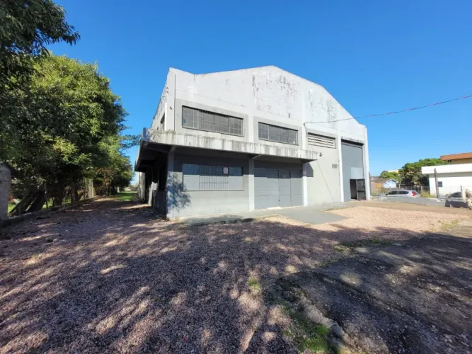 Galpão / Depósito / Armazém para alugar, 700m² - Restinga