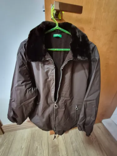 `Jaqueta United Colors Benetton TAM M Marrom Gola Pelo - Made in Italy`