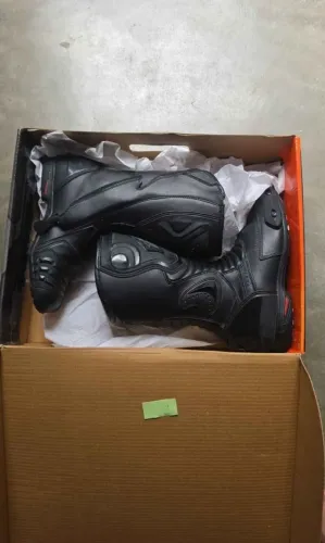 Botas Race Track X11 tamanho 40
