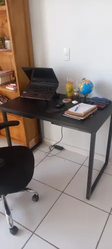 Mesas retas de escritório Novas