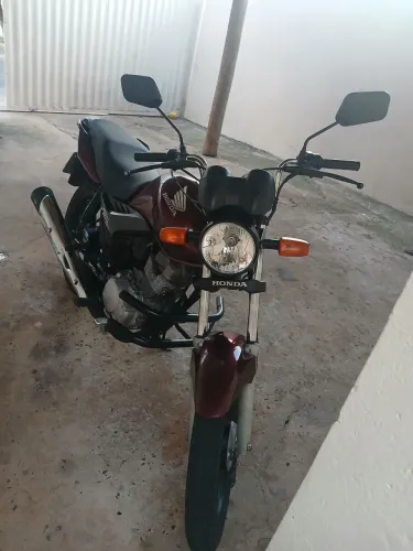 Vendo moto bem conservada 