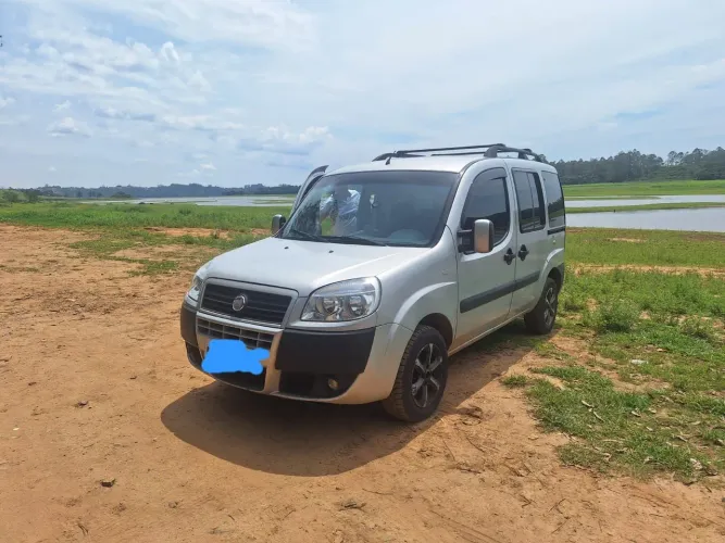 Fiat Doblo Essence 1.8 Flex 16V 5P 2012