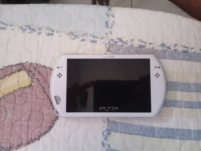 PSP GO