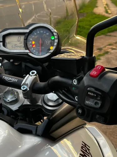 Tiger 800 XRX Branca