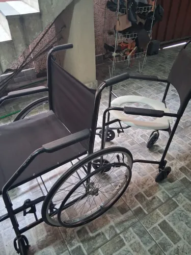 Cadeiras semi novas 