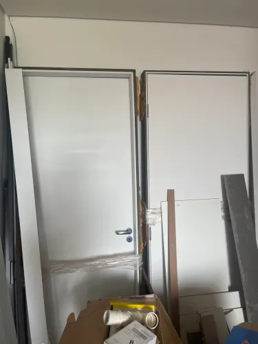 Porta branca 72cm com marco e alisar Concrem