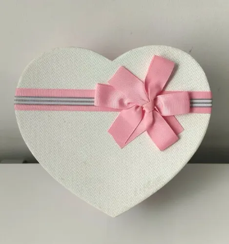 Caixa de Presente em Formato de Coração - Ideal para Dia dos Namorados e Aniversários 