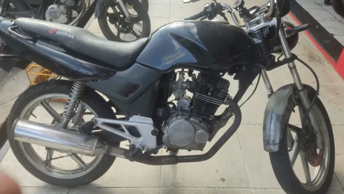 CBX 200 Strada <br>Motor feito na garantia <br>Fiação nova <br>Transmissão com eixo do pinhão novos