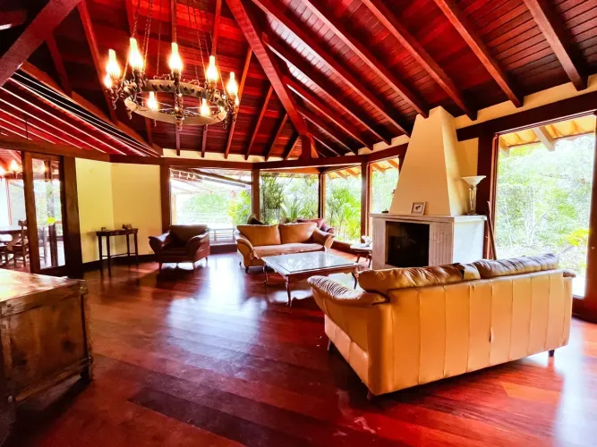 Casa em condomínio, Araras