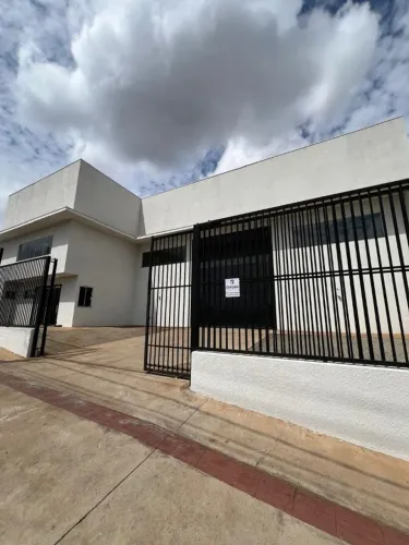 Barracoes no jardim Dias II, de 700 m² e de 350m².