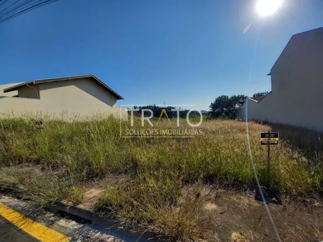 Terreno à venda de 300 metros topografia plana em Valinhos