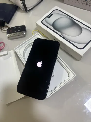 iPhone 15 128GB Preto Seminovo | Caixa e Carregador | R$ 2.850