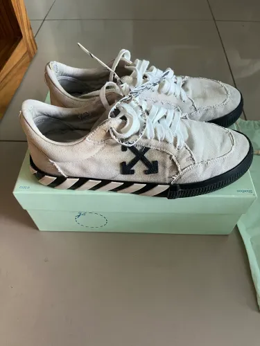 Tênis off white vulcanized branco 43