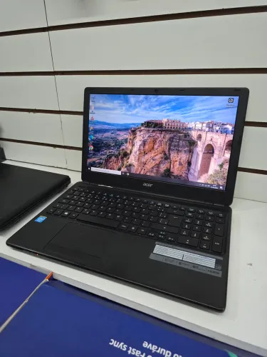 Notebook Acer core i3 em excelente estado
