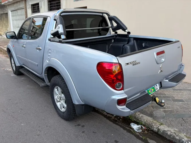 Mitsubishi L200 Triton HPE 3.2 CD TB Int.diesel AUT 2012