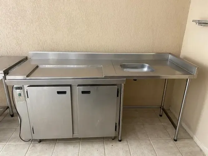 Bancada Refrigerada Industrial em Aço Inox Sob Medida com Cuba