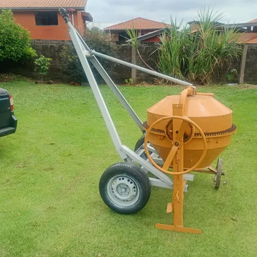 Vendo carretinha para betoneira .