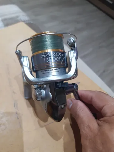 Molinete Shimano Saros 3000F , Lado : Direito/Esquerdo...