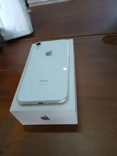 iPhone XR 64 gb
