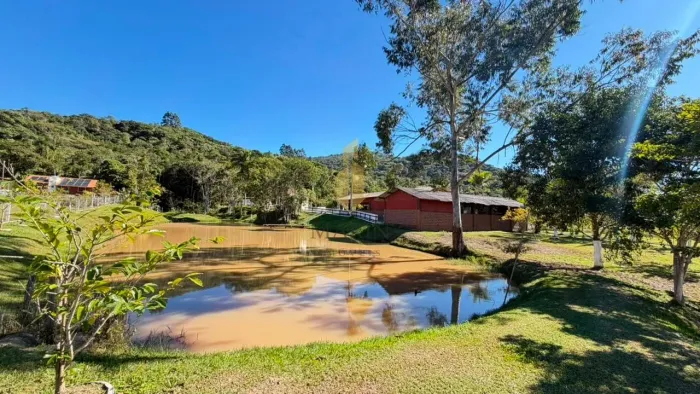 Sitio com ampla área de lazer em Navegantes/SC!