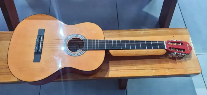 Violão giannini start -1 mês de uso