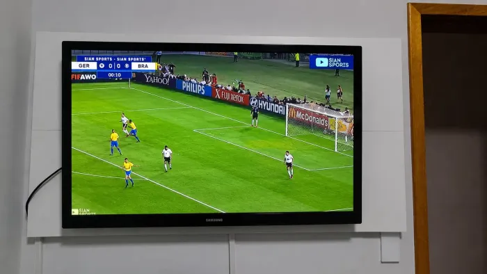Samsung 43 polegadas + Mi Smart Tv