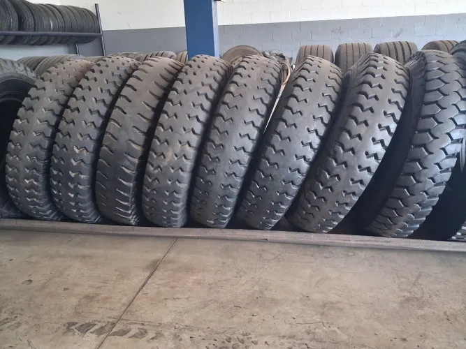 Pneus 1000-20 usados