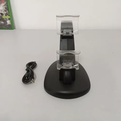 Vendo Base Carregador Duplo para Controle de PS4 Semi novo