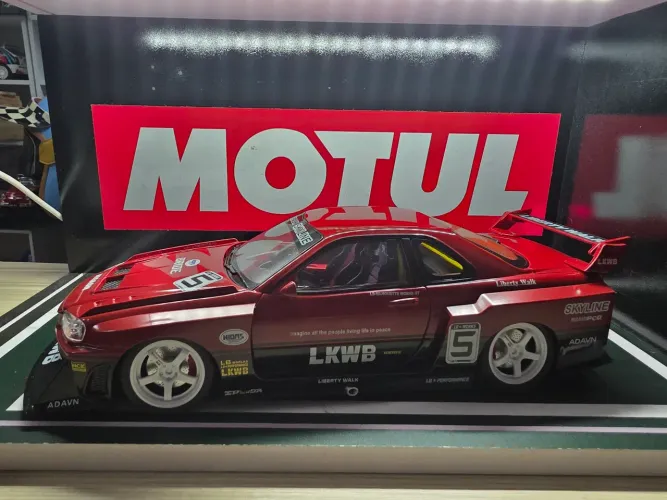 Miniatura 1.18 Nissan Skyline R34 modelo Liberty Walk